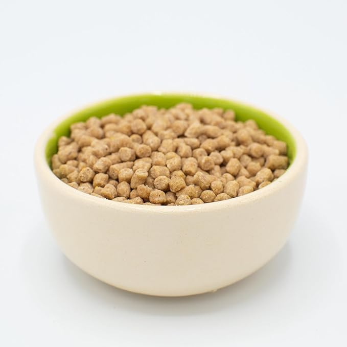 ZuPreem Natural Bird Pellets, Daily Bird Food for Cockatiel, Lovebird, Quaker, Small Conure, Lorikeet, Core Nutrition for Medium Birds, Added Vitamins, Cockatiel Pellets (M, 2.5 lbs)